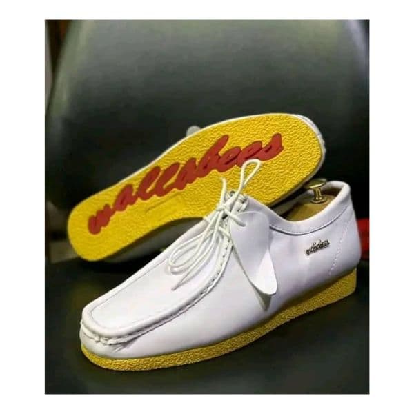 Chaussure Basse en Cuir Blanc Wallabees
